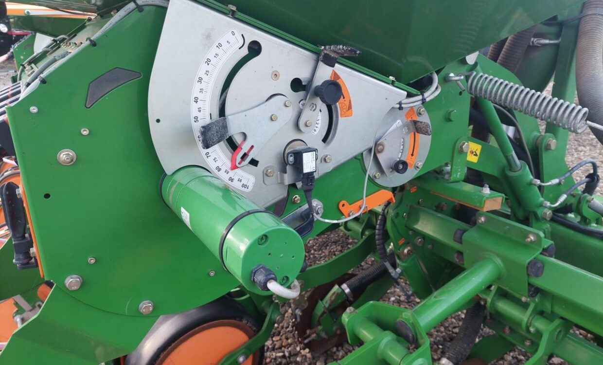 Precision sowing machine Amazone EDX 9000-TC MED GPS: picture 3