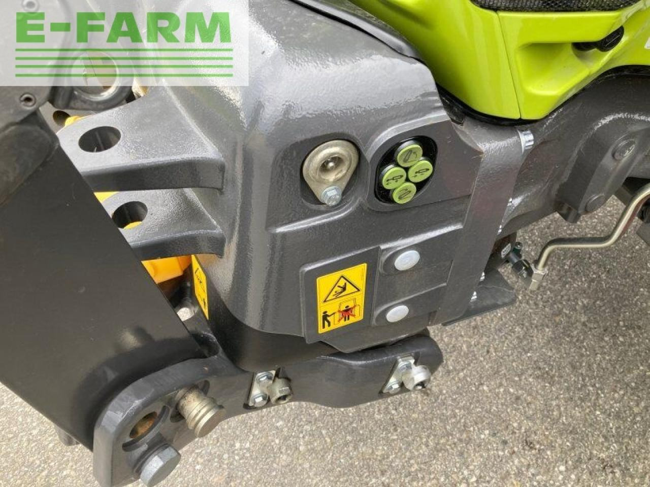 Farm tractor CLAAS arion 550 cmatic: picture 17