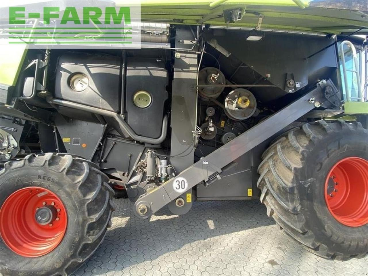Combine harvester CLAAS lexion 750 v930+tw: picture 8