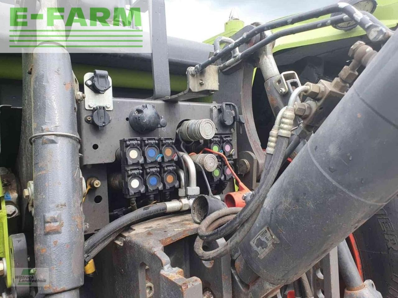 Farm tractor CLAAS xerion 4000 vc: picture 6