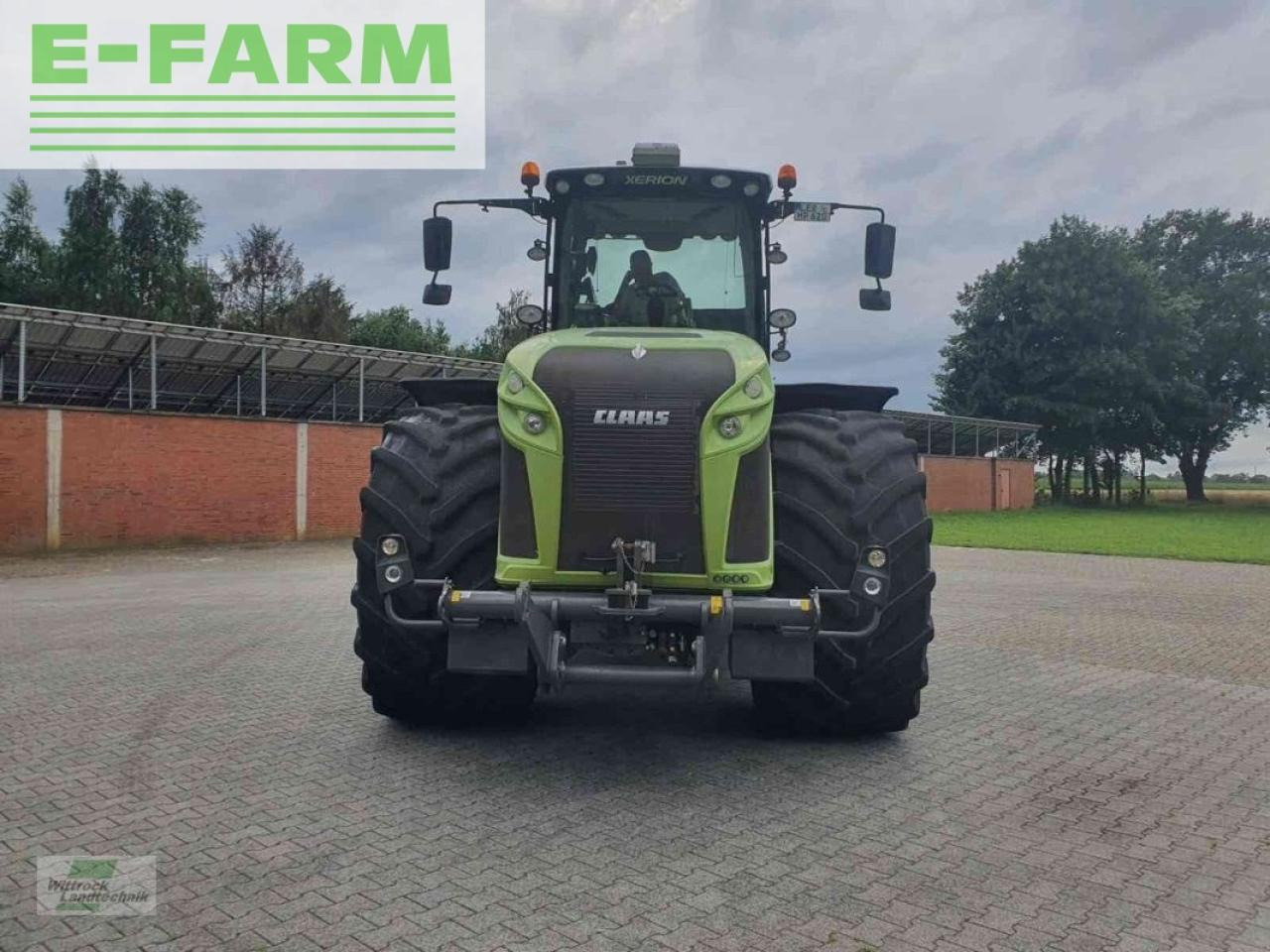 Farm tractor CLAAS xerion 4000 vc: picture 12