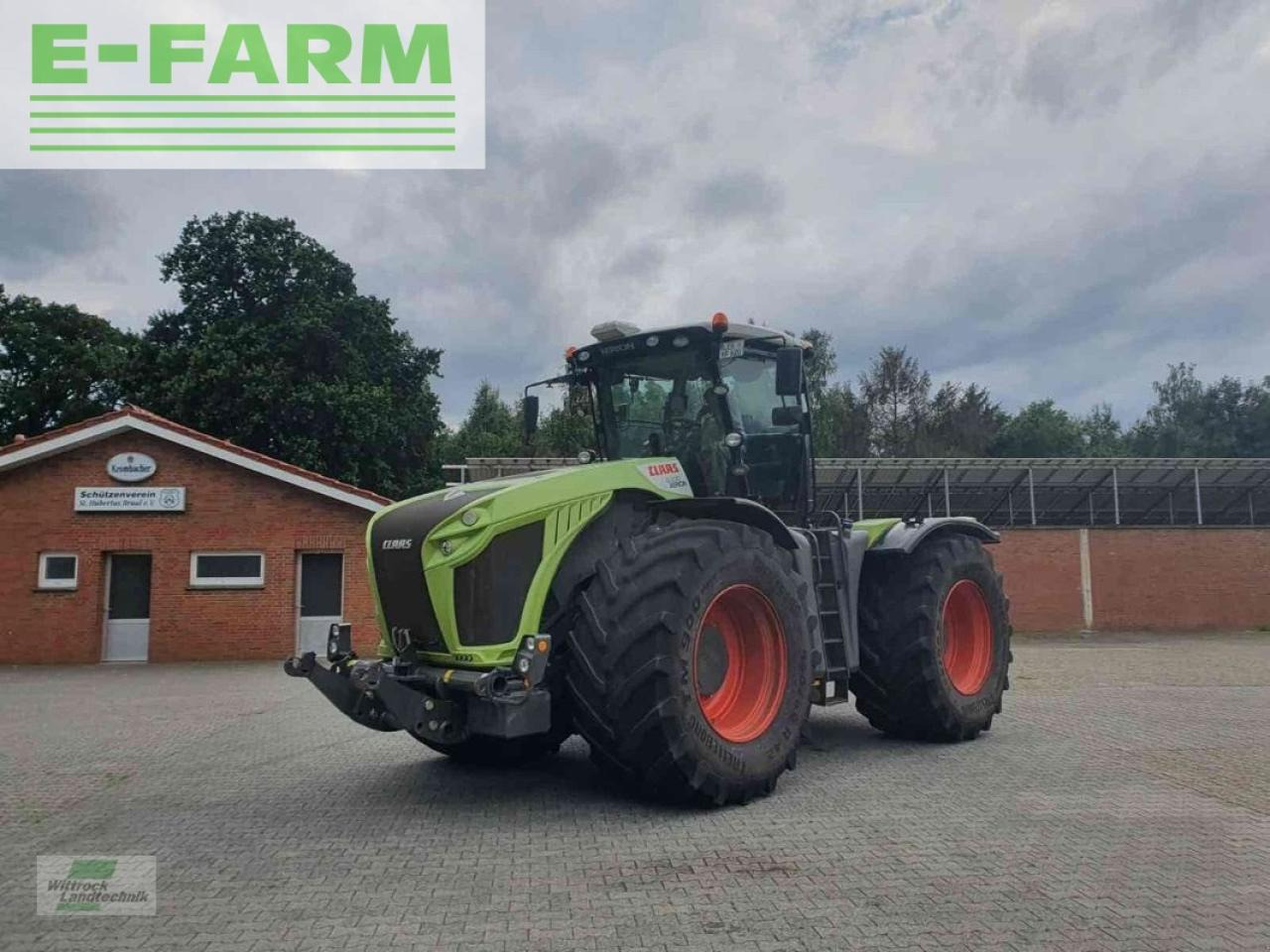 Farm tractor CLAAS xerion 4000 vc: picture 2