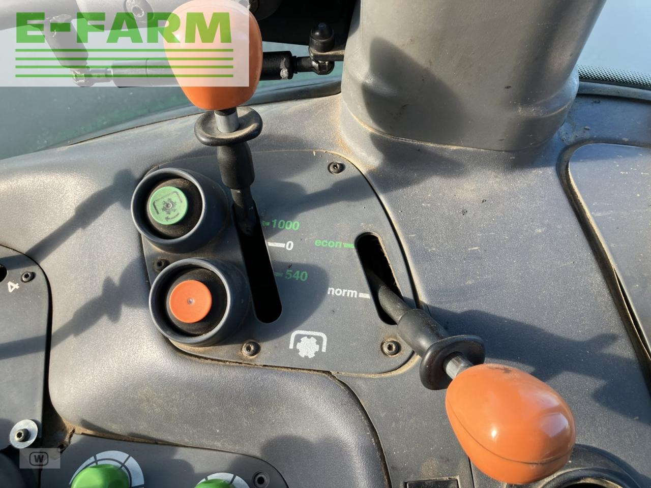 Farm tractor Deutz-Fahr agrotron 106: picture 17