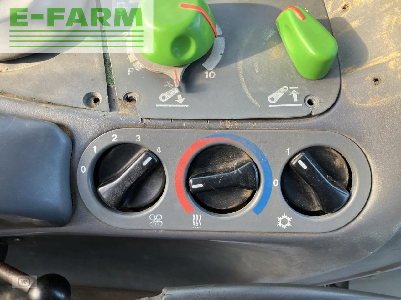 Farm tractor Deutz-Fahr agrotron 106: picture 19