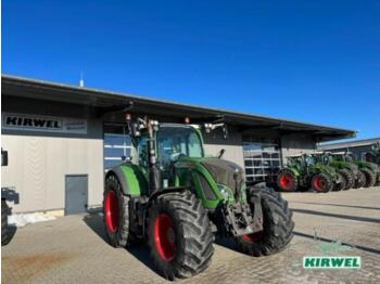 Fendt 718 vario s4 - farm tractor