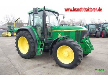 JOHN DEERE 6110 - Farm tractor