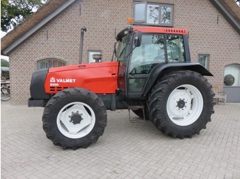 VALMET 8100 - Farm tractor