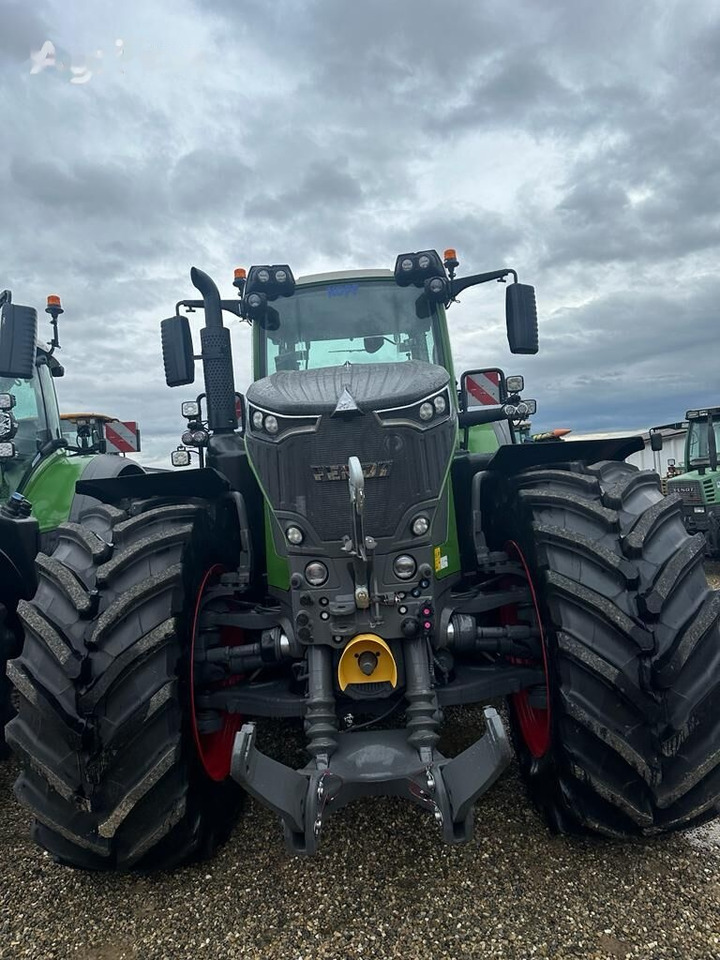 New Farm tractor Fendt 942 Vario Gen7: picture 8
