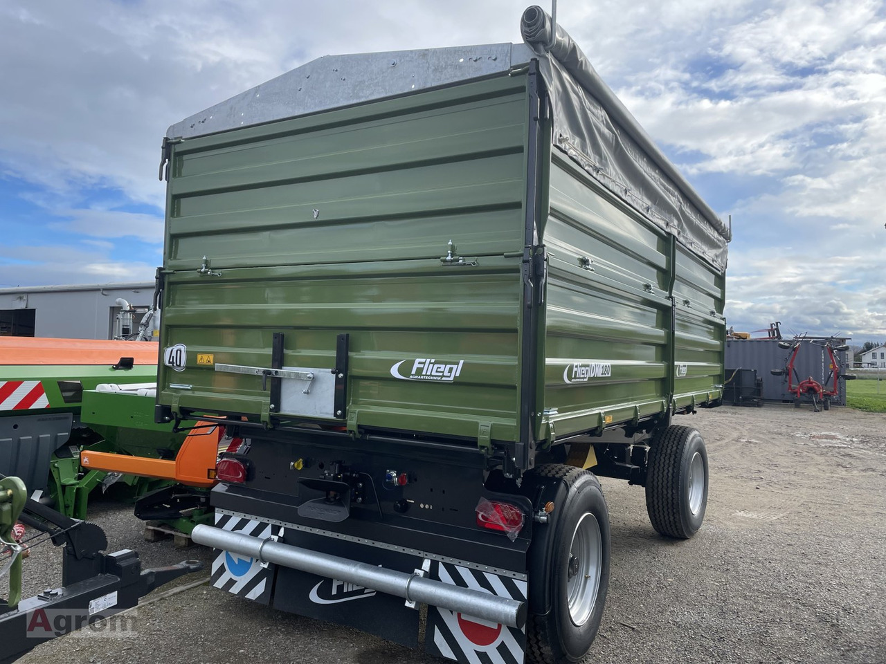 New Farm tipping trailer/ Dumper Fliegl DK 180 XL: picture 3