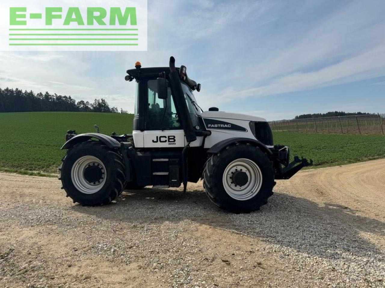 Farm tractor JCB fastrac 3220 plus: picture 6