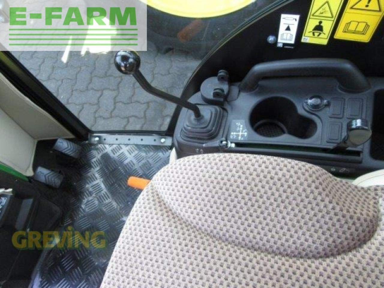 Farm tractor John Deere 1026r kab: picture 7