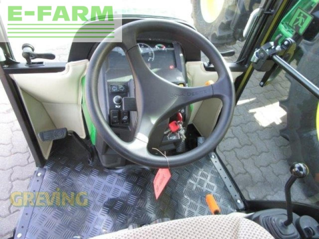 Farm tractor John Deere 1026r kab: picture 6