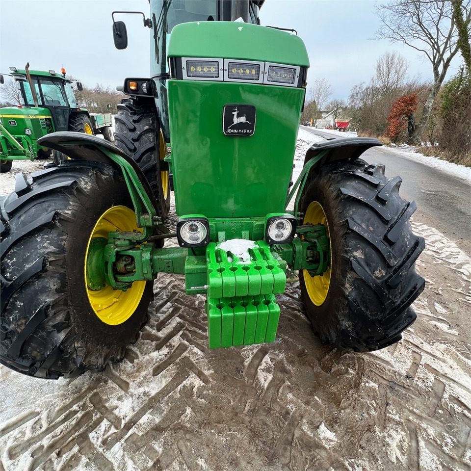 Farm tractor John Deere 4055: picture 33