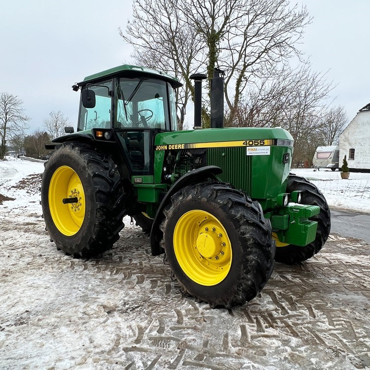 Farm tractor John Deere 4055: picture 15