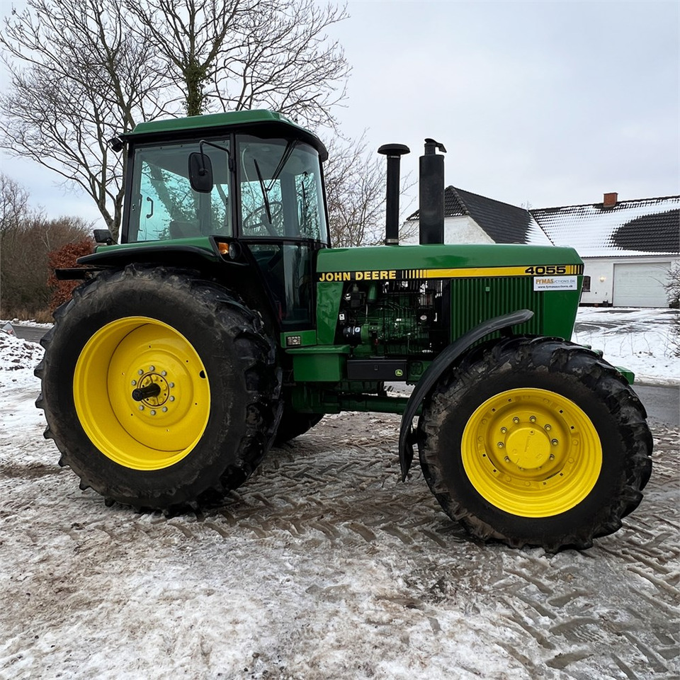 Farm tractor John Deere 4055: picture 14