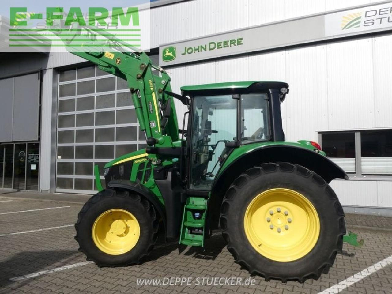 Farm tractor John Deere 6090m: picture 11