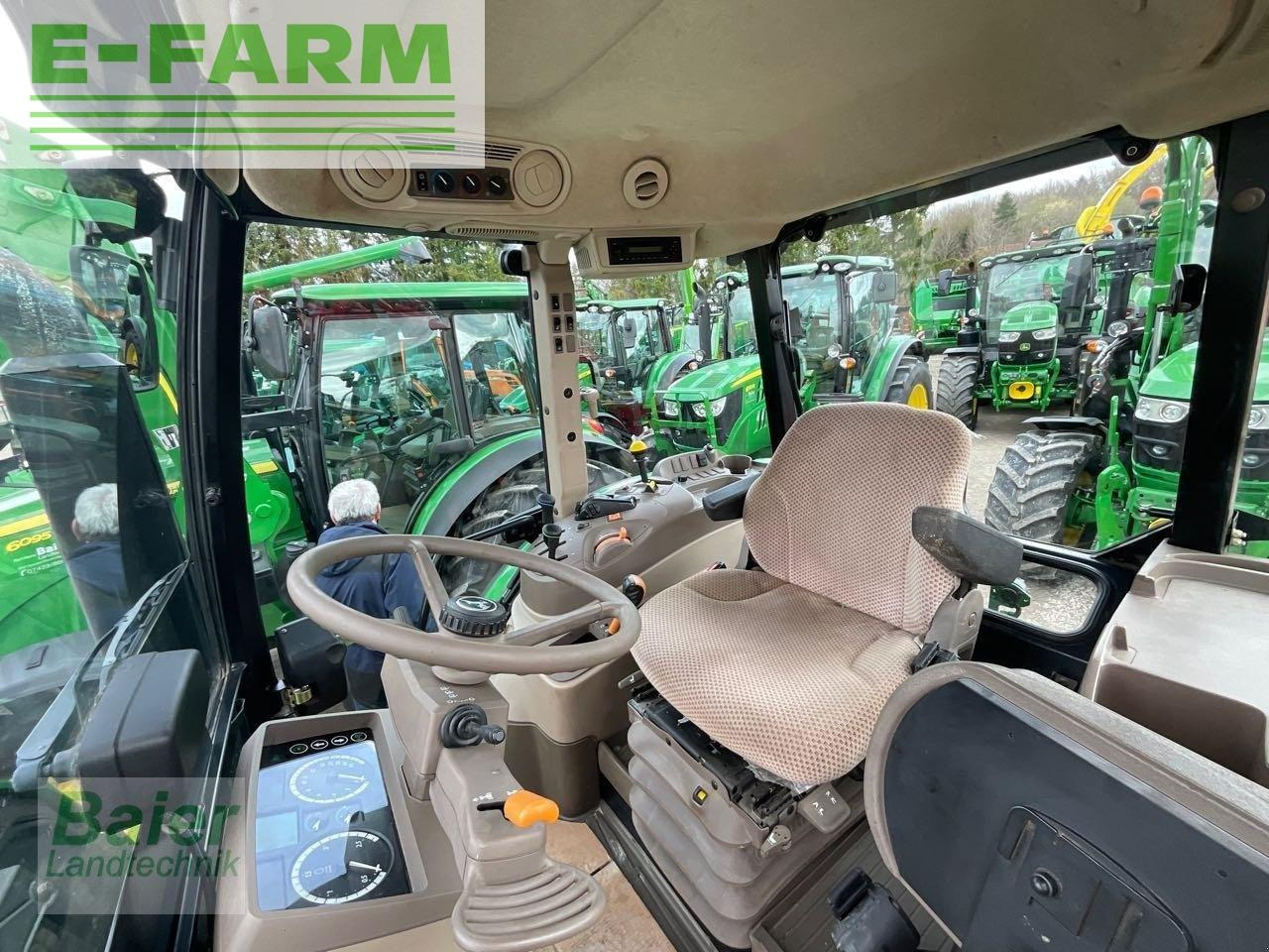 Farm tractor John Deere 6100 rc: picture 4