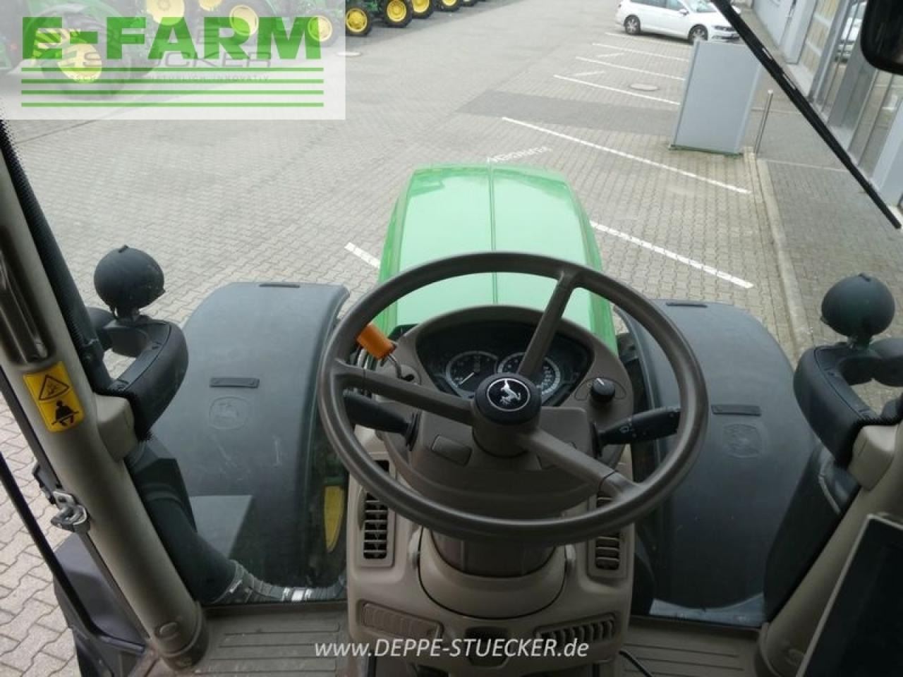 Farm tractor John Deere 6230r: picture 13