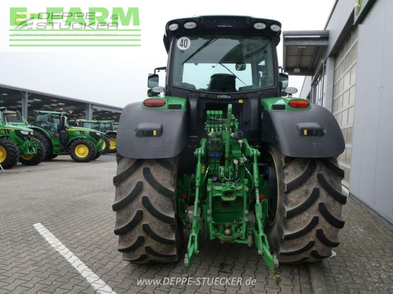 Farm tractor John Deere 6230r: picture 6