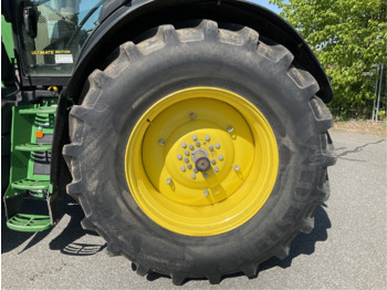 Farm tractor John Deere 6250 R: picture 4