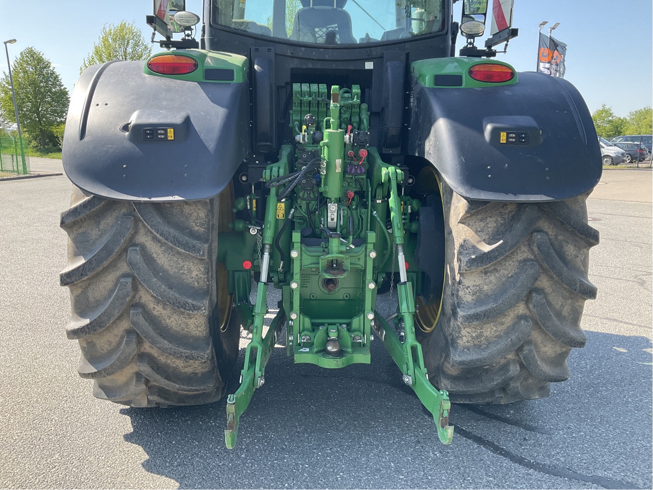Farm tractor John Deere 6250 R: picture 6