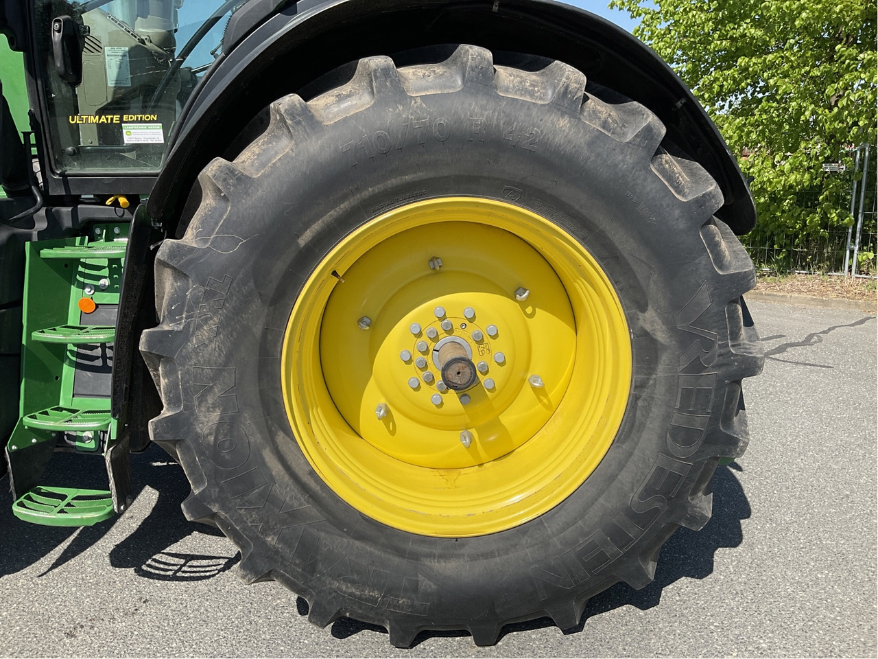 Farm tractor John Deere 6250 R: picture 4
