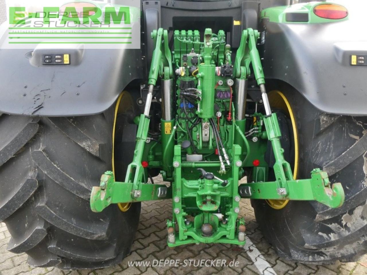 Farm tractor John Deere 6250r: picture 8