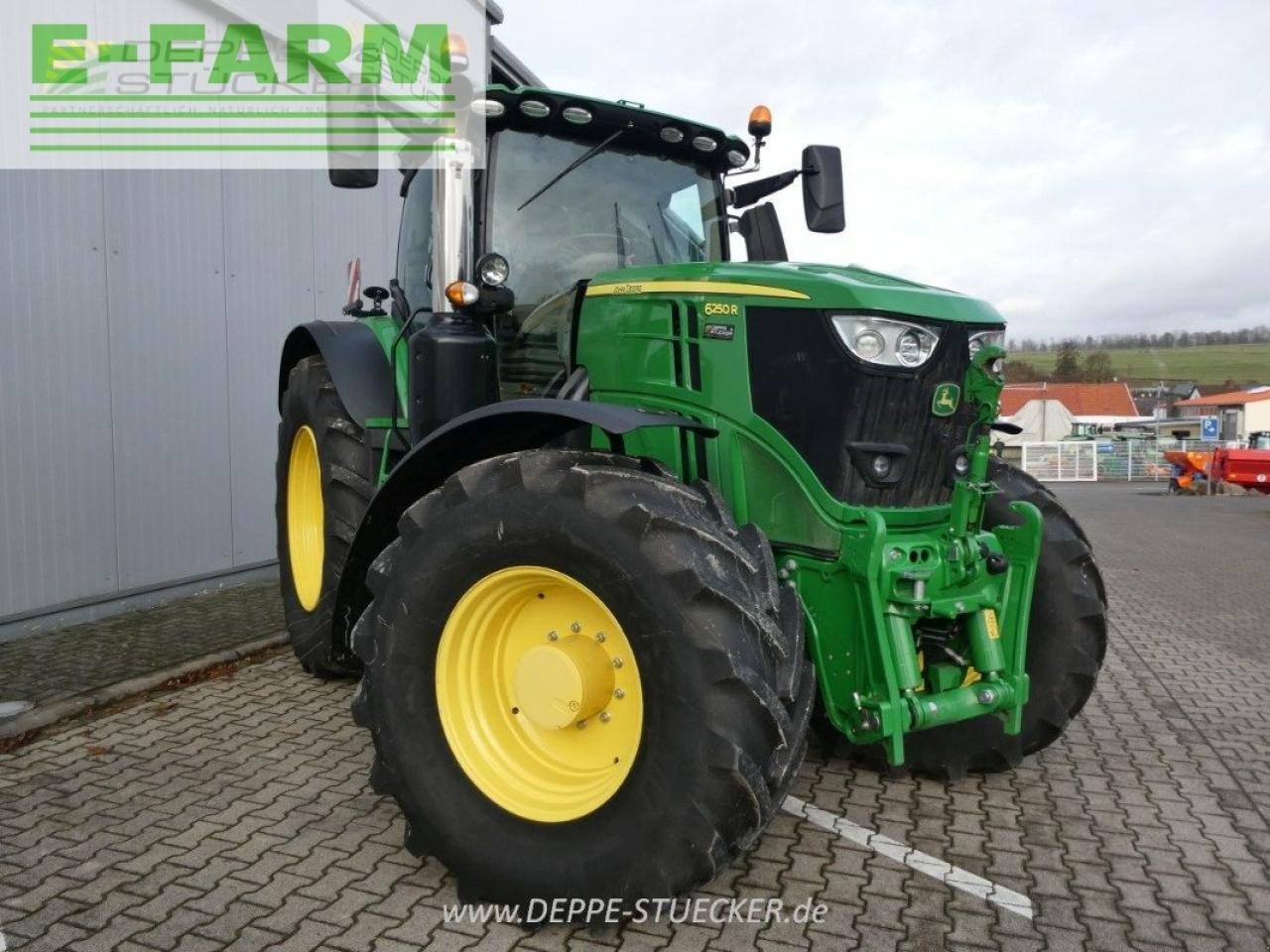 Farm tractor John Deere 6250r: picture 6