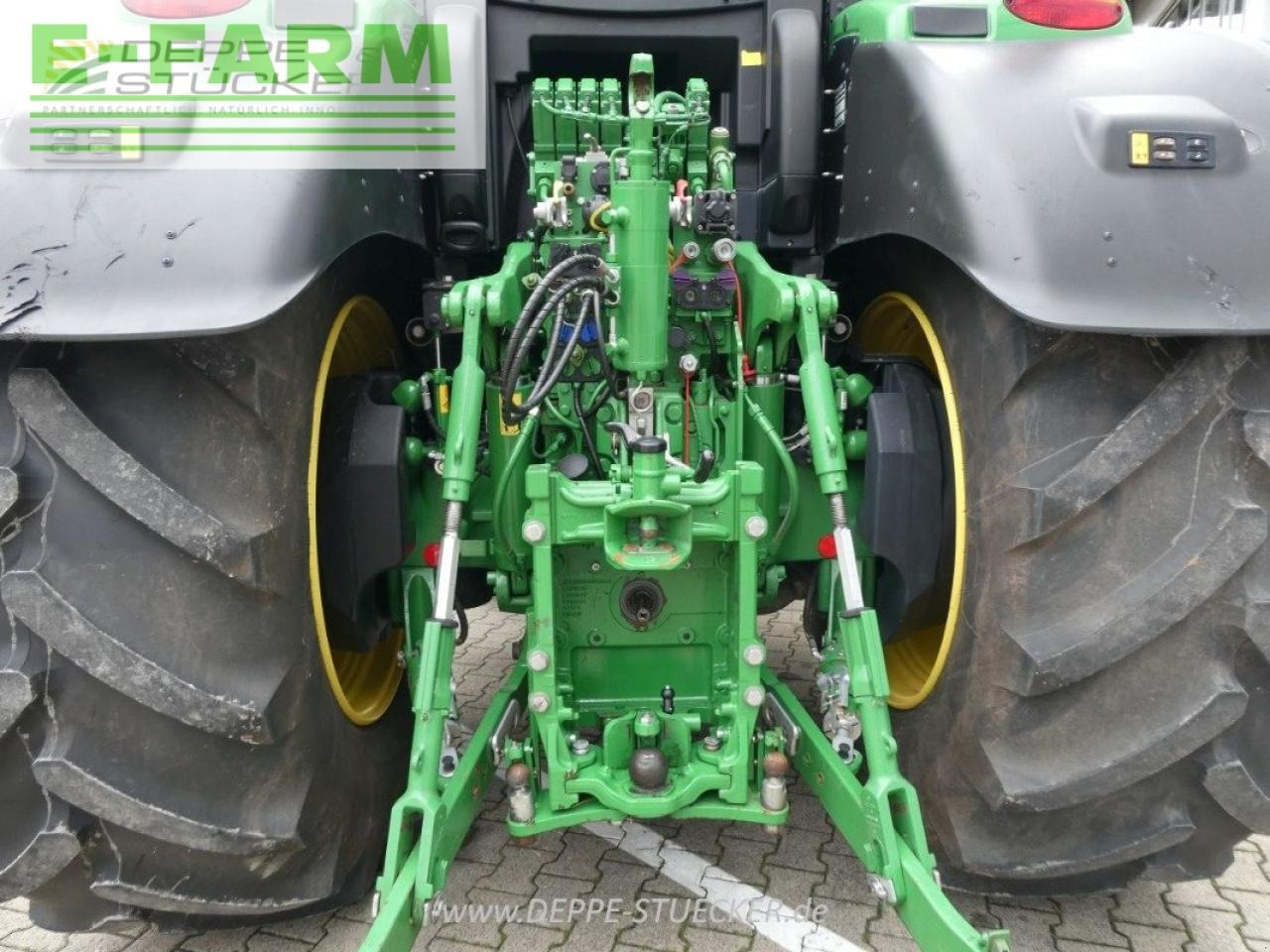 Farm tractor John Deere 6250r: picture 14