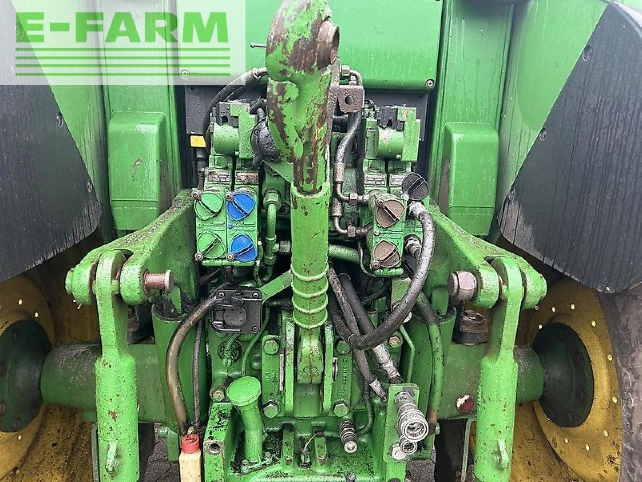 Farm tractor John Deere 6930: picture 7