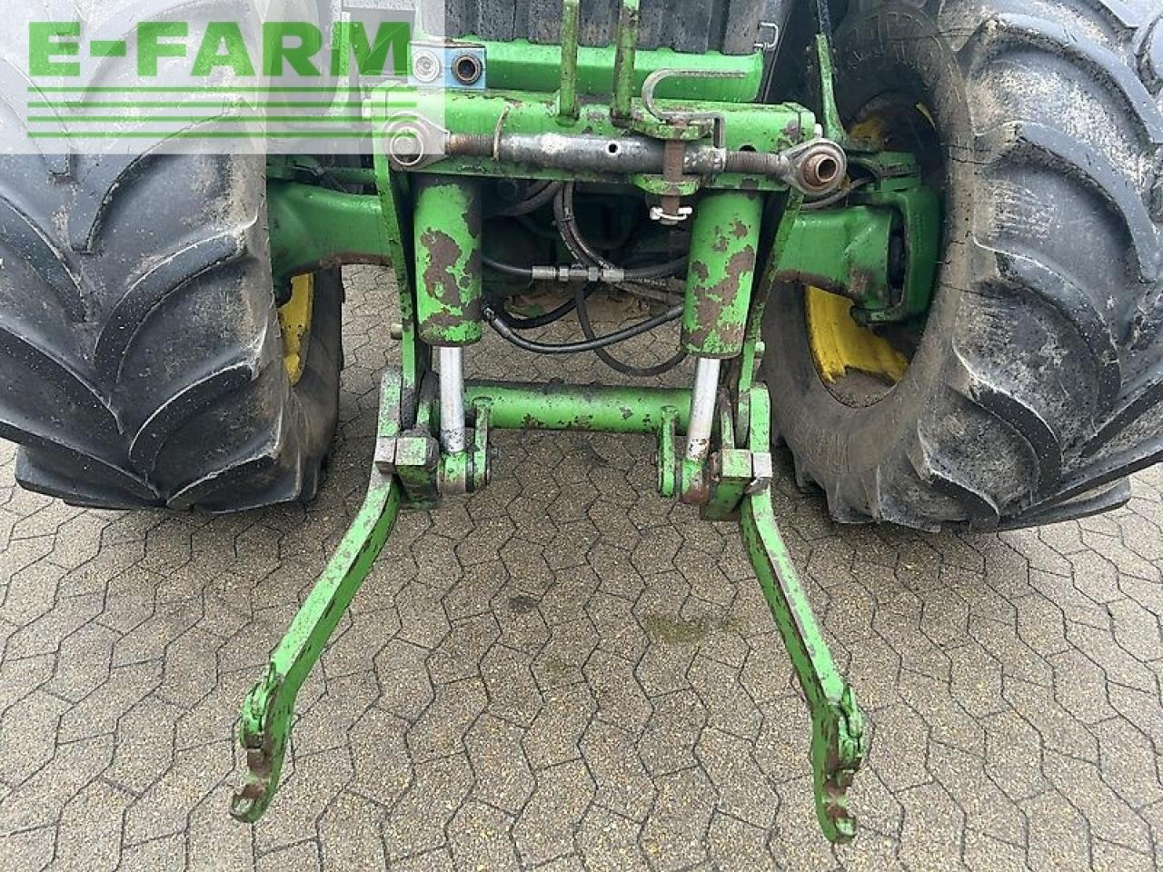 Farm tractor John Deere 6930: picture 6