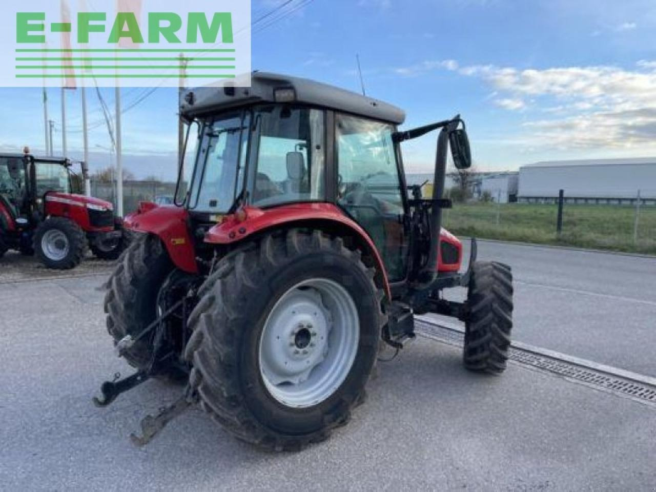 Farm tractor Massey Ferguson 5455: picture 4