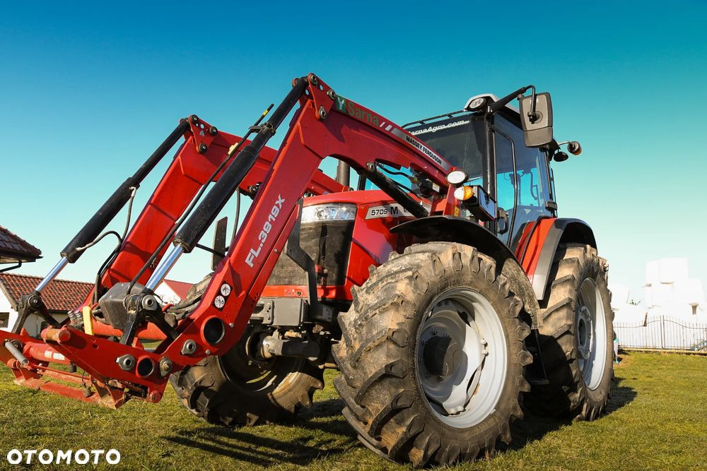 Farm tractor Massey Ferguson 5709M: picture 2
