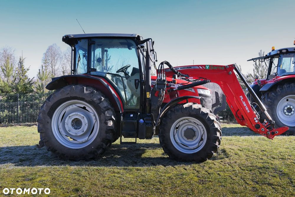 Farm tractor Massey Ferguson 5709M: picture 4