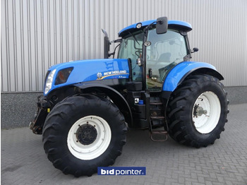 Farm tractor NEW HOLLAND T7