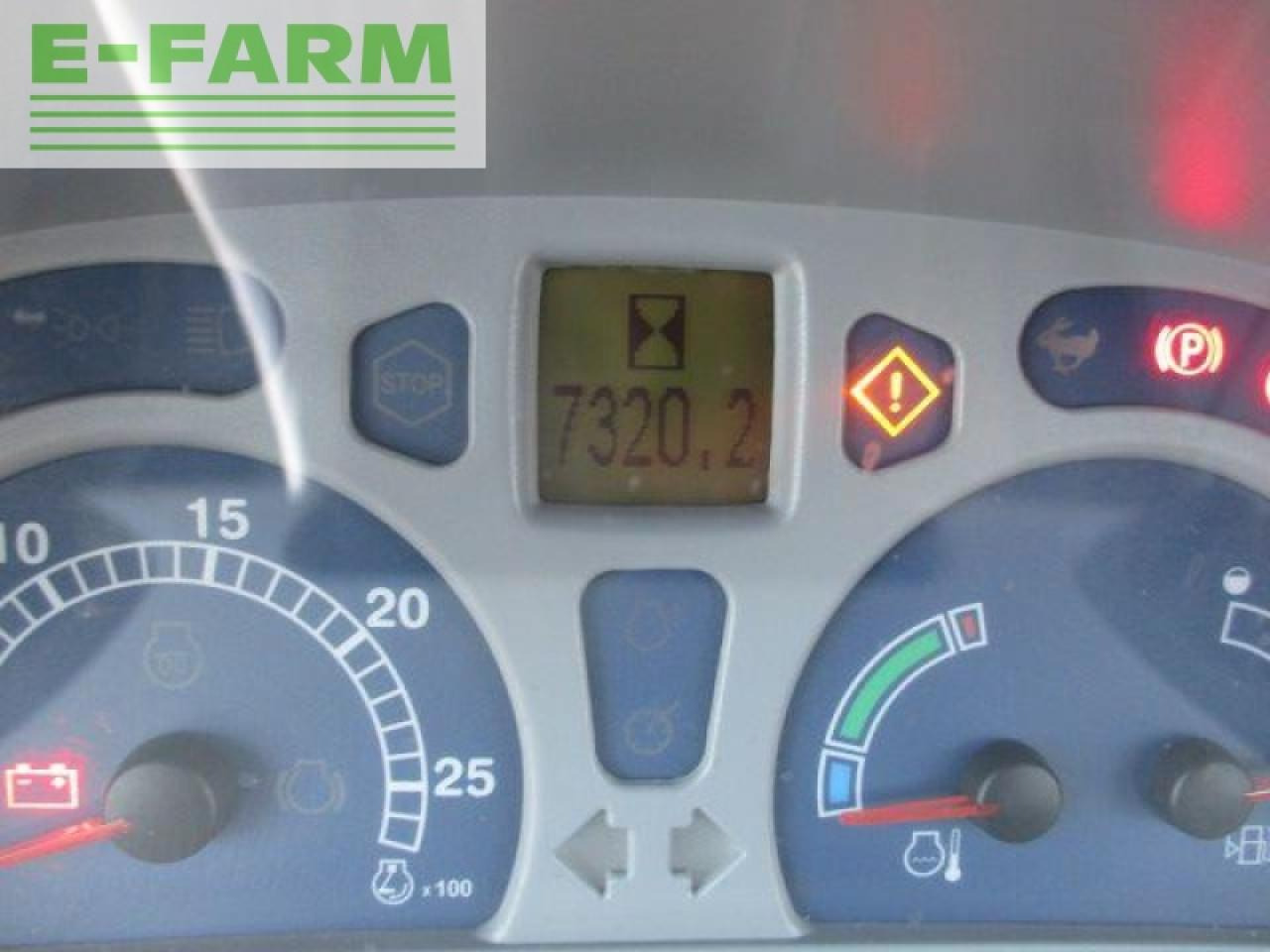Farm tractor New Holland t6070 elite: picture 10