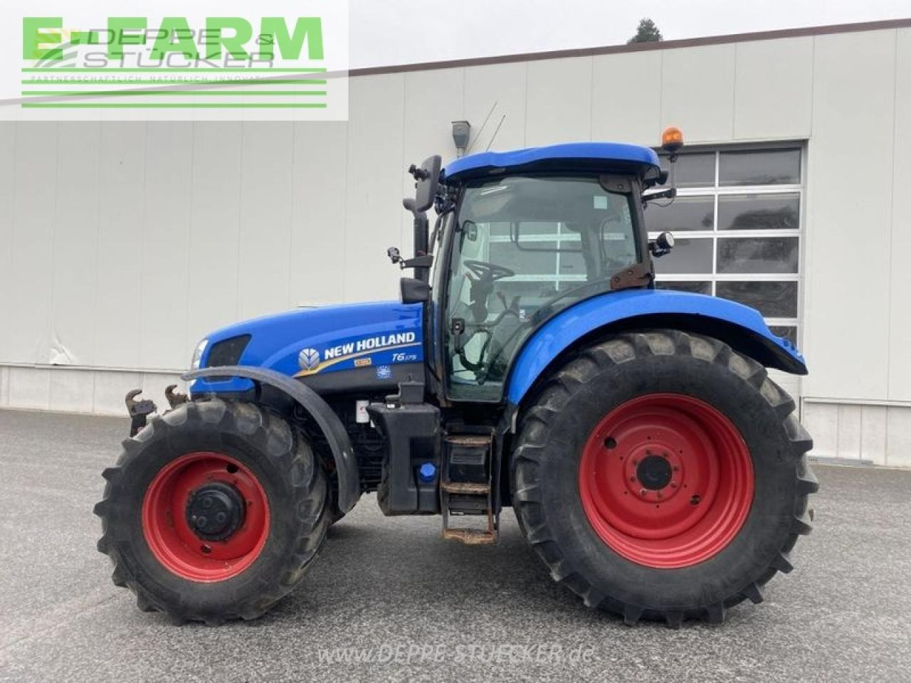 Farm tractor New Holland t6.175: picture 2