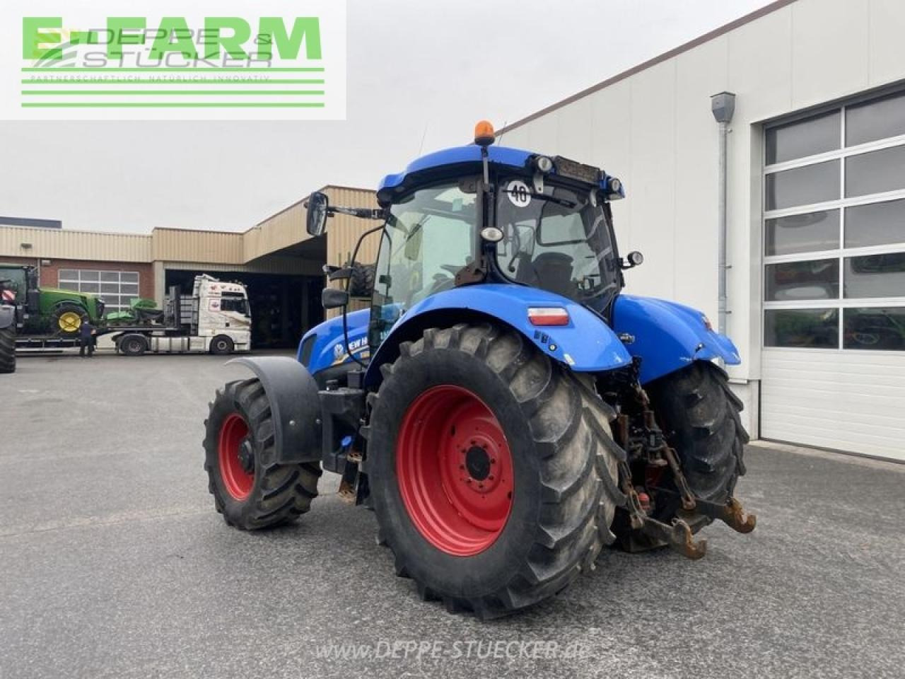Farm tractor New Holland t6.175: picture 8