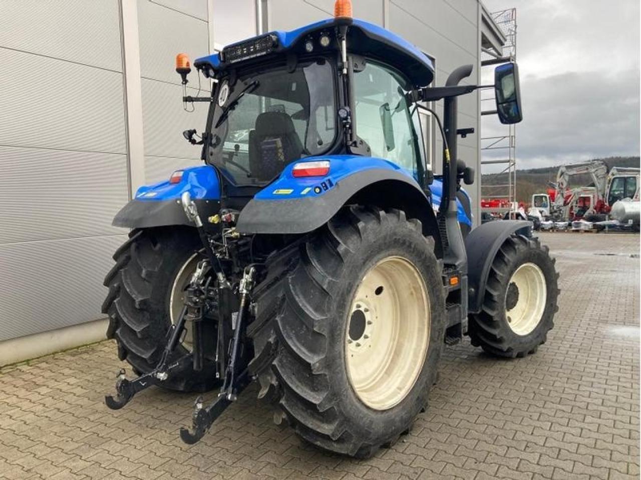 Farm tractor New Holland t 6.145 ec: picture 3