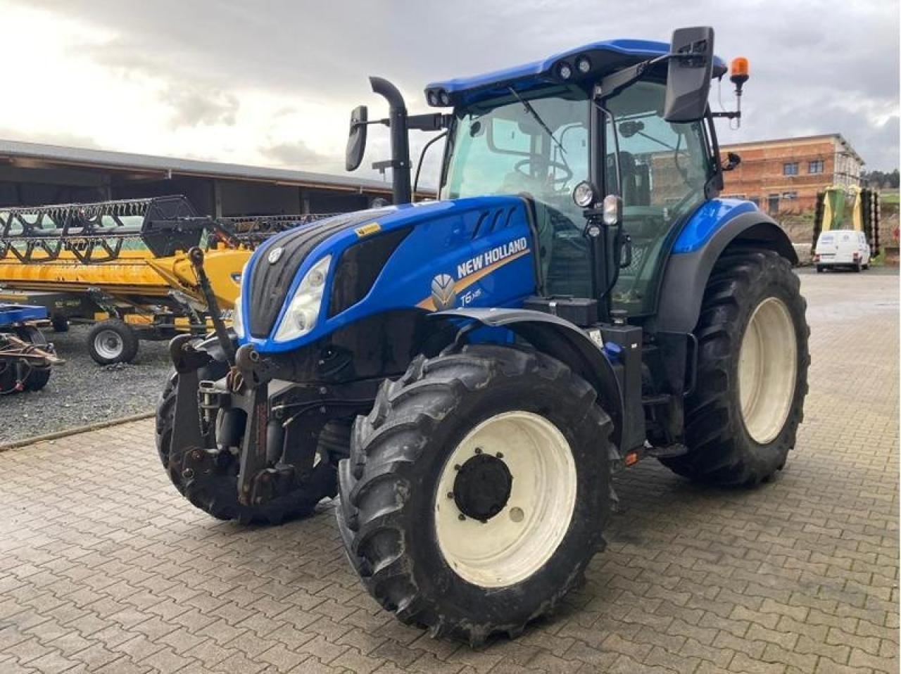 Farm tractor New Holland t 6.145 ec: picture 2