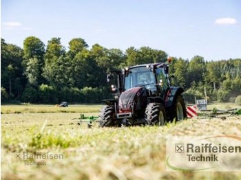 New Farm tractor Valtra A 74 - Aktionsmaschine: picture 1