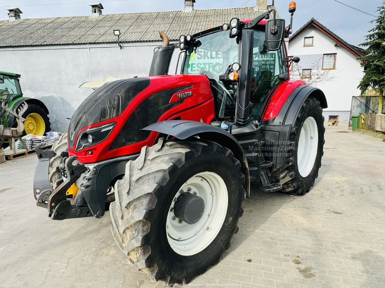 Farm tractor Valtra T234: picture 8