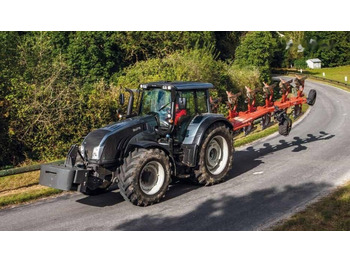 Farm tractor VALTRA T163