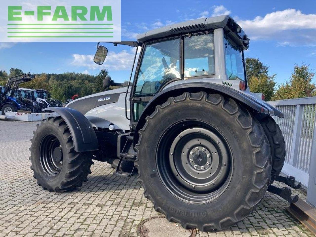 Farm tractor Valtra t170: picture 15