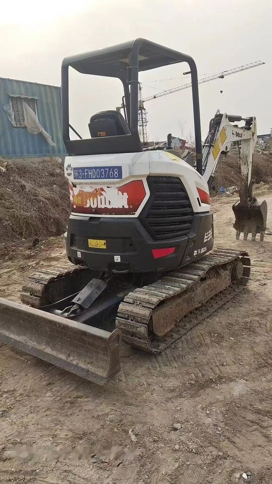 Mini excavator Bobcat E35: picture 2