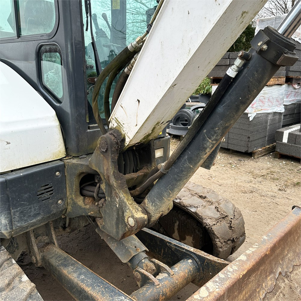 Mini excavator Bobcat E45: picture 29