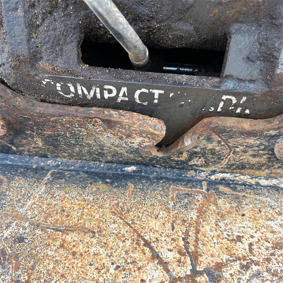 Mini excavator Bobcat E45: picture 28