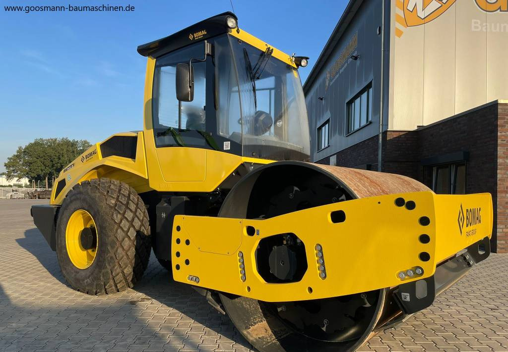 Compactor Bomag BW 213 D-5: picture 2