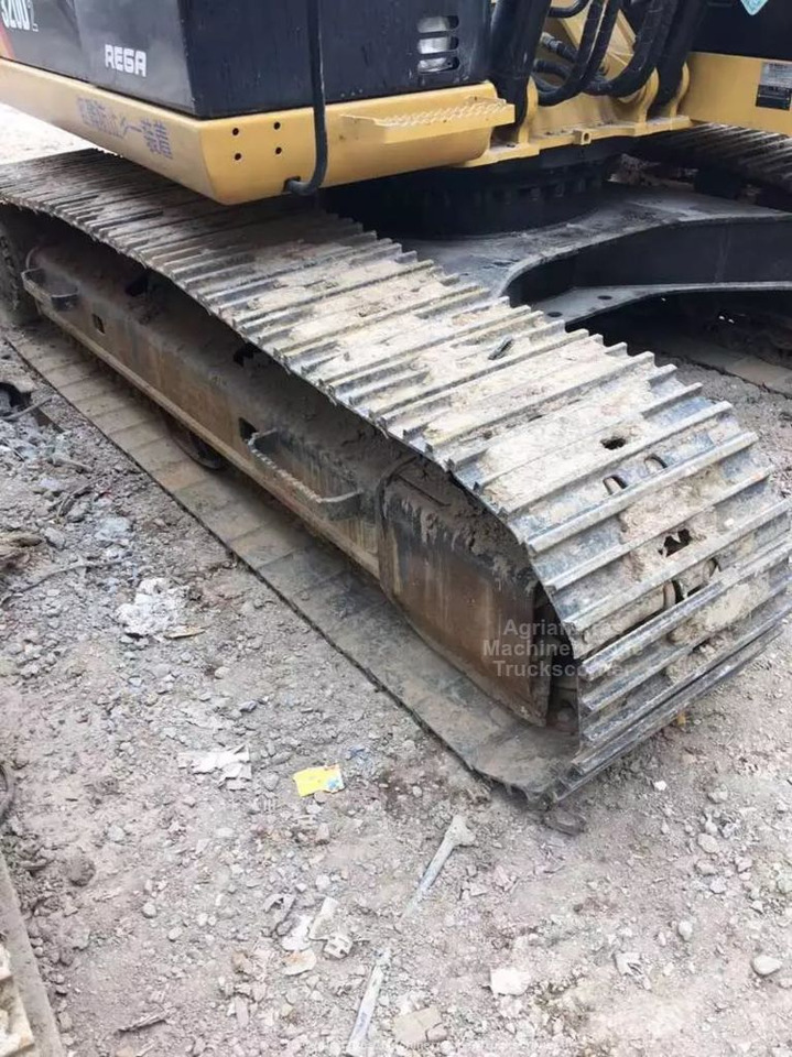 Crawler excavator Caterpillar 320D2: picture 6