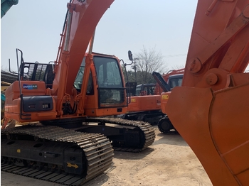 DOOSAN DX225LC - crawler excavator